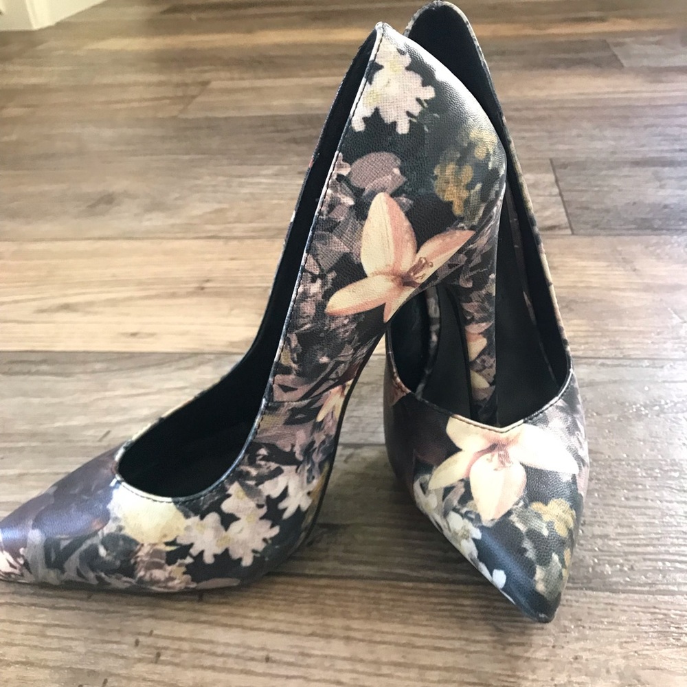 Charlotte Russe Floral Pumps